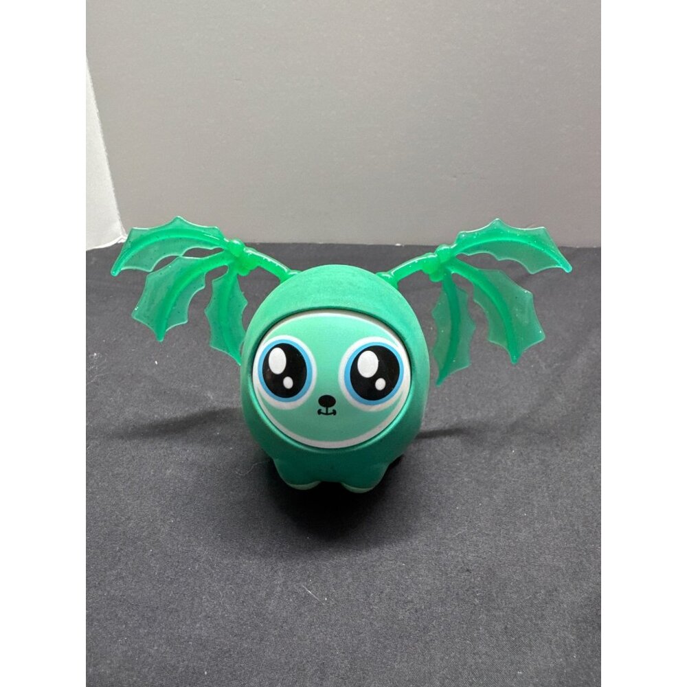 Windzie Christmas Cheer Mistletoe Interactive Singing Green Toy With Wings